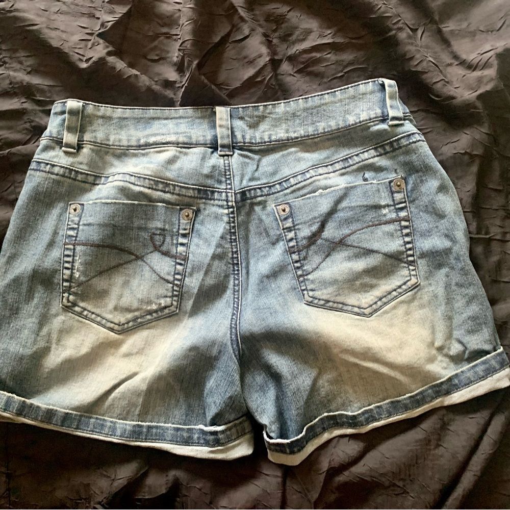 DKNY Jean shorts  - Picture 5 of 7